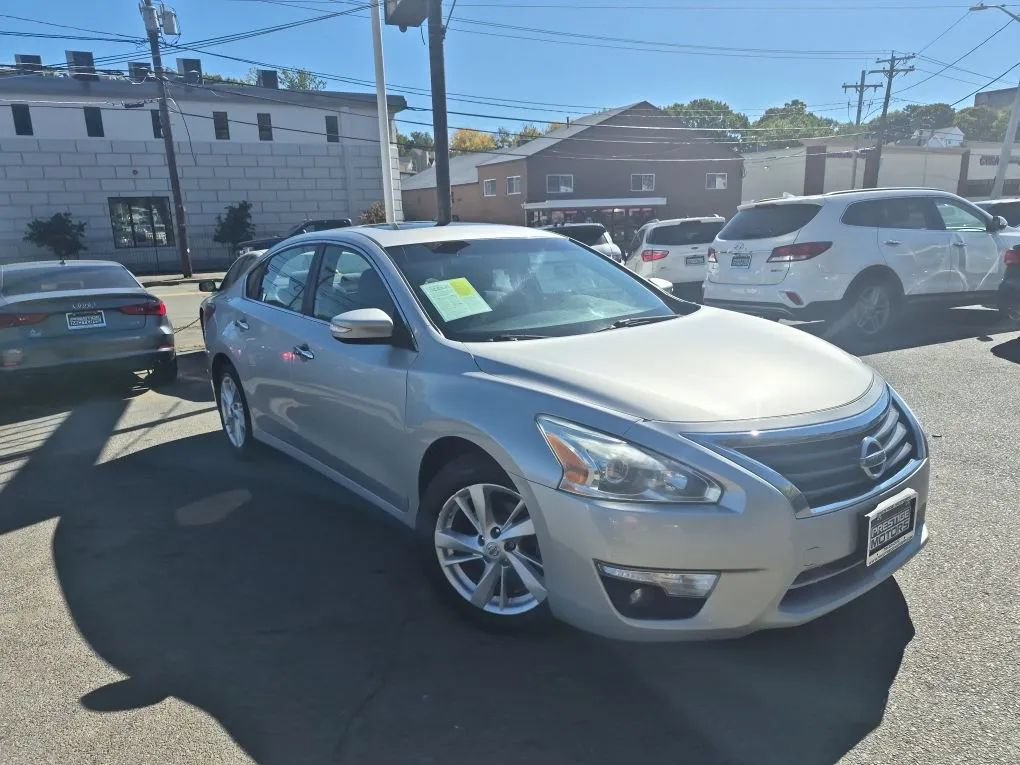 Used 2015 Nissan Altima 2.5 SV w/ Convenience Package FWD image 3