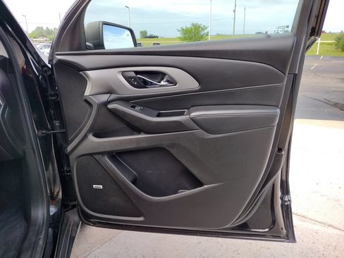 Used 2021 Chevrolet Traverse RS AWD/4WD image 22