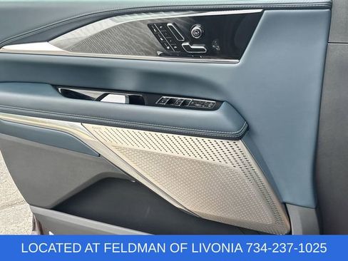 Used 2025 Cadillac Escalade IQ Luxury 2 w/ LPO, Premium Carpet Package AWD/4WD image 22