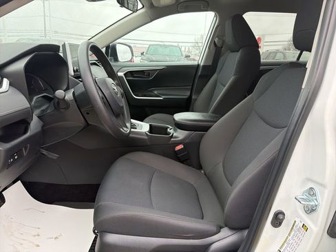 Used 2023 Toyota RAV4 LE image 8