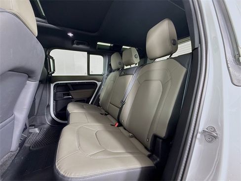 Used 2025 Land Rover Defender 110 S image 24