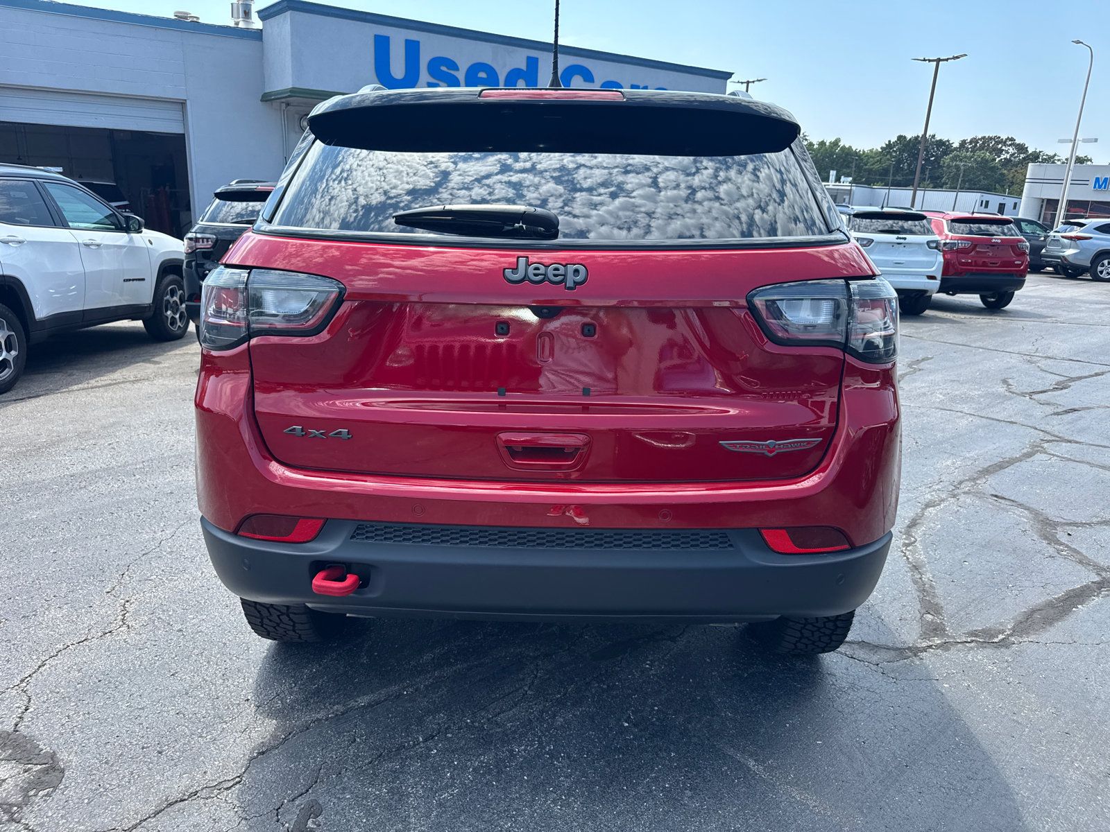 Used 2025 Jeep Compass Trailhawk w/ Trailhawk Elite Group AWD/4WD image 4