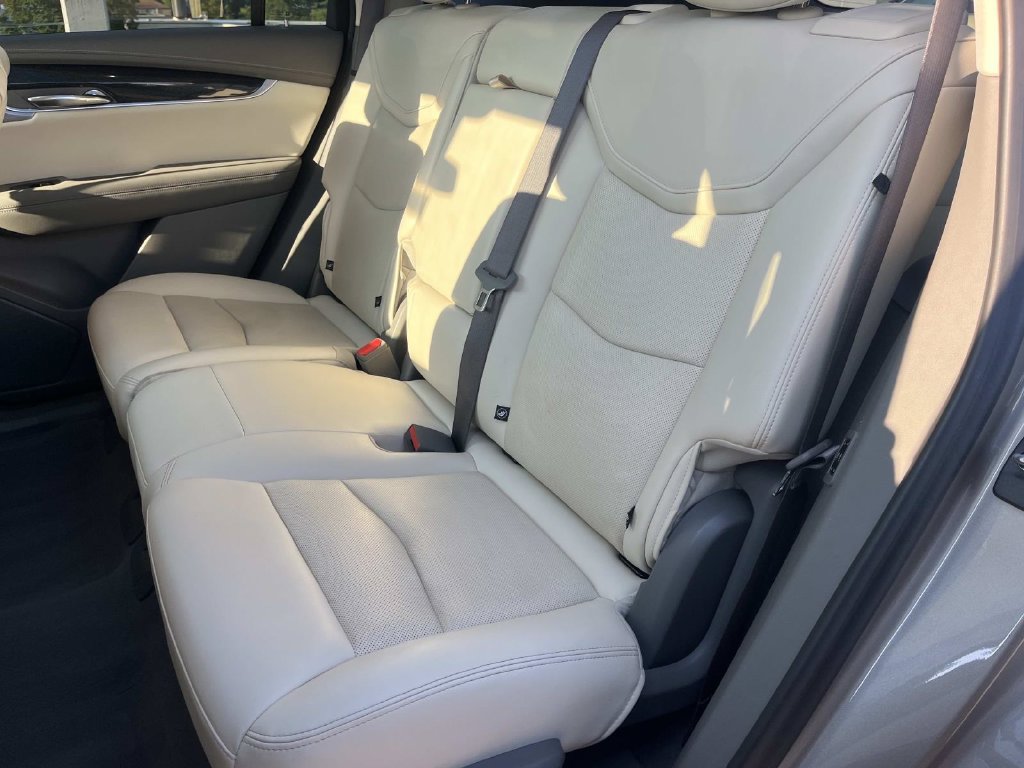 Used 2022 Cadillac XT6 Premium Luxury FWD image 22