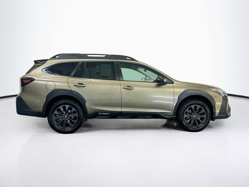 Used 2025 Subaru Outback Onyx Edition AWD/4WD image 10