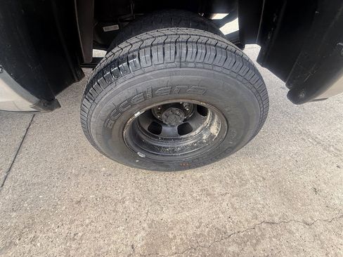 Used 2018 RAM 3500 Tradesman w/ Chrome Appearance Group image 13