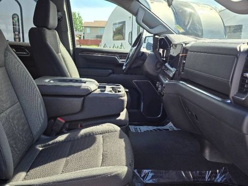 Used 2023 Chevrolet Silverado 1500 LT AWD/4WD image 19