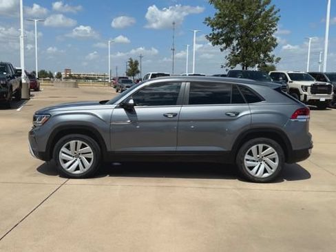 Used 2023 Volkswagen Atlas Cross Sport SE FWD image 5