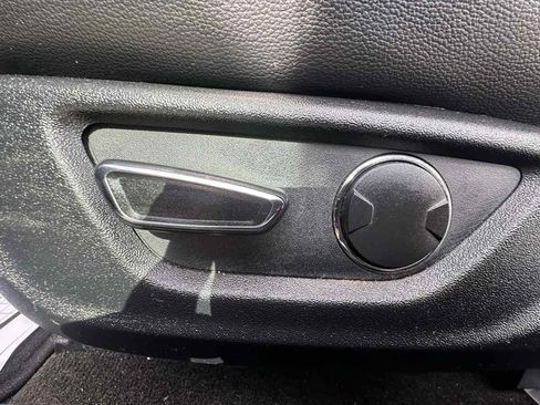 Used 2019 Ford Mustang Premium image 12