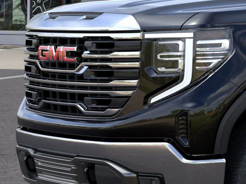 Used 2026 GMC Sierra 1500 SLT image 13