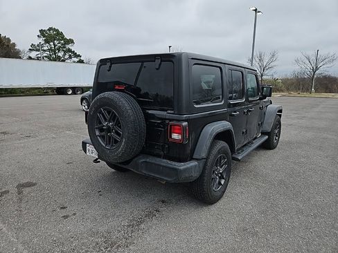 Used 2024 Jeep Wrangler Sport S image 7