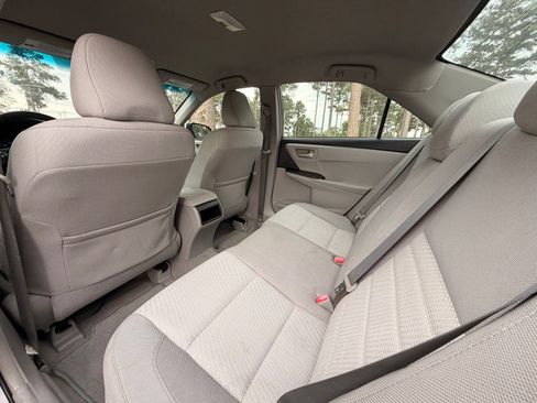 Used 2015 Toyota Camry LE FWD image 10