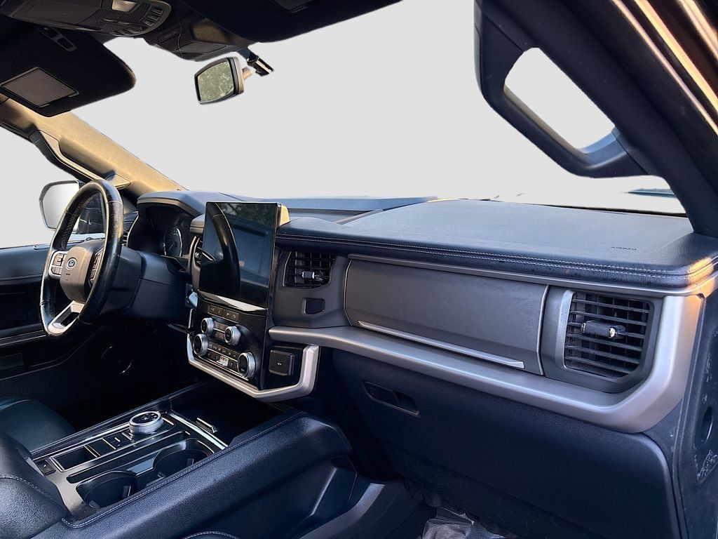 Used 2023 Ford Expedition Limited RWD image 30