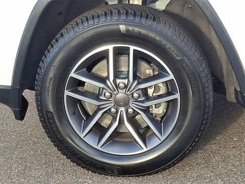 Used 2022 Jeep Grand Cherokee Limited image 8