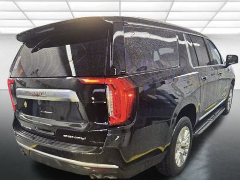 Used 2024 GMC Yukon XL Denali image 2