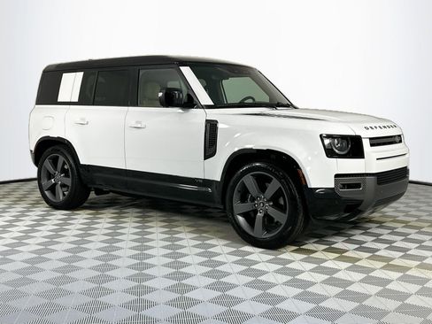New 2025 Land Rover Defender 110 V8 image 3