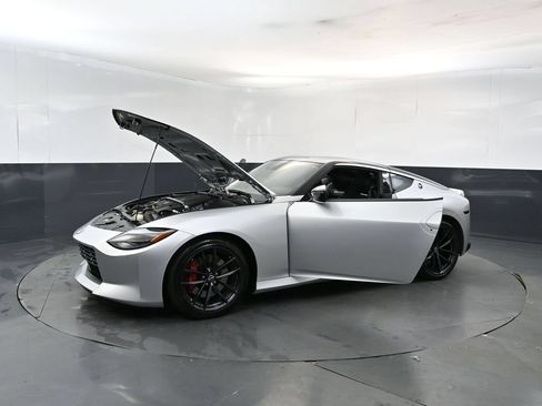 Used 2023 Nissan Z w/ Floor Mat Package (L93) RWD image 25