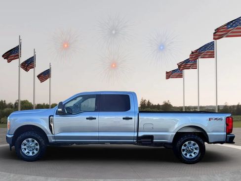 Used 2023 Ford F250 XLT w/ FX4 Off-Road Package AWD/4WD image 11