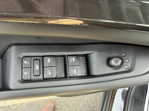 Used 2023 Jeep Grand Cherokee Altitude image 15