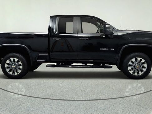 Used 2024 Chevrolet Silverado 2500 Custom w/ Custom Convenience Package AWD/4WD image 6