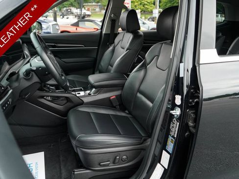 Used 2025 Kia Telluride S FWD image 6