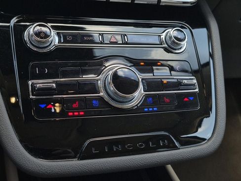 Used 2020 Lincoln Corsair FWD w/ Premium Package image 30