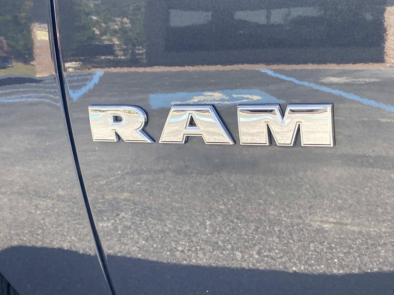 Used 2021 RAM 1500 Classic SLT AWD/4WD image 14