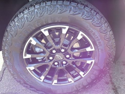 Used 2024 Chevrolet Traverse Z71 w/ Enhanced Driving Package AWD/4WD image 53