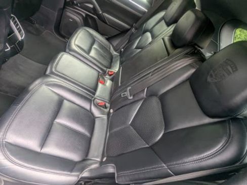 Used 2018 Porsche Cayenne AWD/4WD image 19