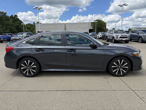 Used 2023 Honda Civic EX image 3