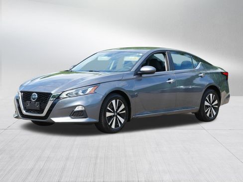 Certified 2021 Nissan Altima 2.5 SV AWD/4WD image 3