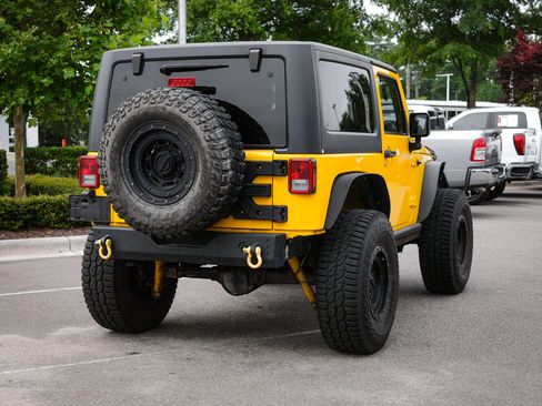 Used 2015 Jeep Wrangler Sahara AWD/4WD image 10