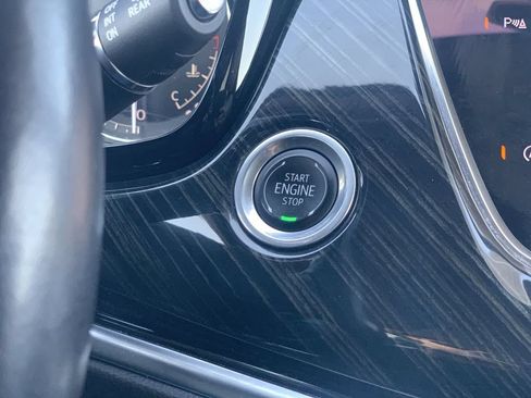 Used 2024 Cadillac XT6 Premium Luxury FWD image 14