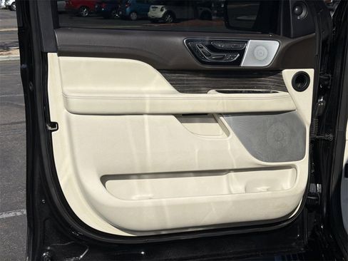 Used 2021 Lincoln Navigator L Black Label w/ Cargo Convenience Package image 20