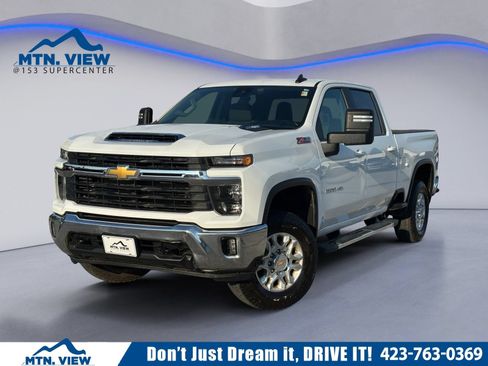 Used 2025 Chevrolet Silverado 2500 LT AWD/4WD image 1