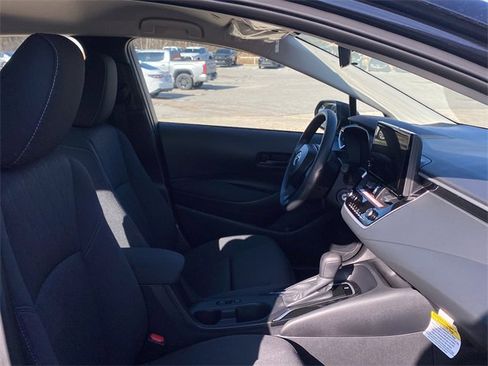 Used 2025 Toyota Corolla LE image 11