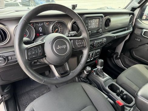 Used 2019 Jeep Wrangler Sport AWD/4WD image 7