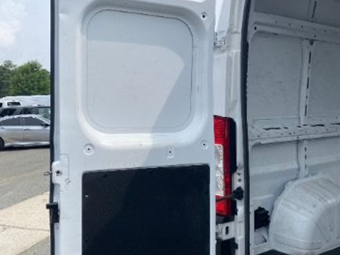 Used 2024 RAM ProMaster 2500 w/ Convenience Group FWD image 11