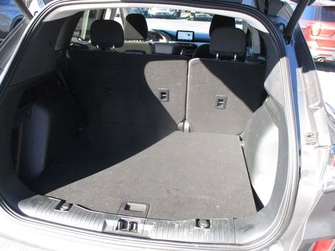 Used 2021 Ford Escape SE w/ SE Sport Appearance Package image 4