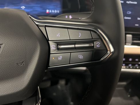 New 2026 Chevrolet Equinox ACTIV w/ Convenience Package III AWD/4WD image 16