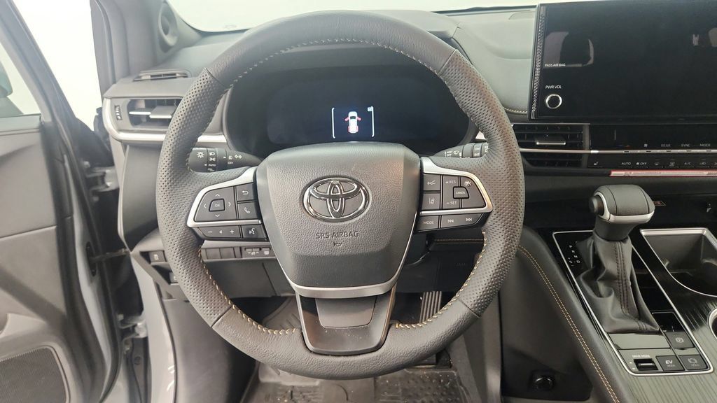 Used 2026 Toyota Sienna XLE Woodland Edition AWD/4WD image 36