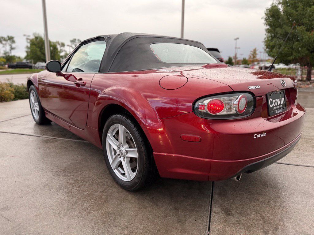 Used 2006 MAZDA MX-5 Miata Touring w/ Appearance Pkg RWD image 5