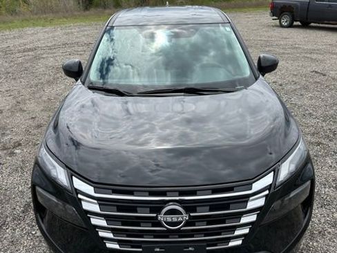 Used 2024 Nissan Rogue SV AWD/4WD image 9