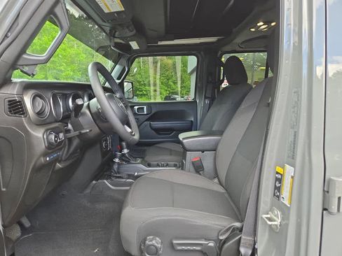 Used 2023 Jeep Wrangler Unlimited w/ Sun & Screen Package AWD/4WD image 12