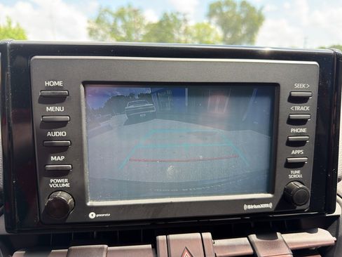 Used 2020 Toyota RAV4 LE FWD image 26