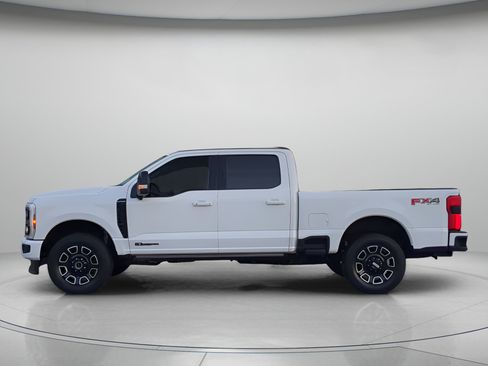 Certified 2025 Ford F250 Platinum w/ FX4 Off-Road Package AWD/4WD image 43