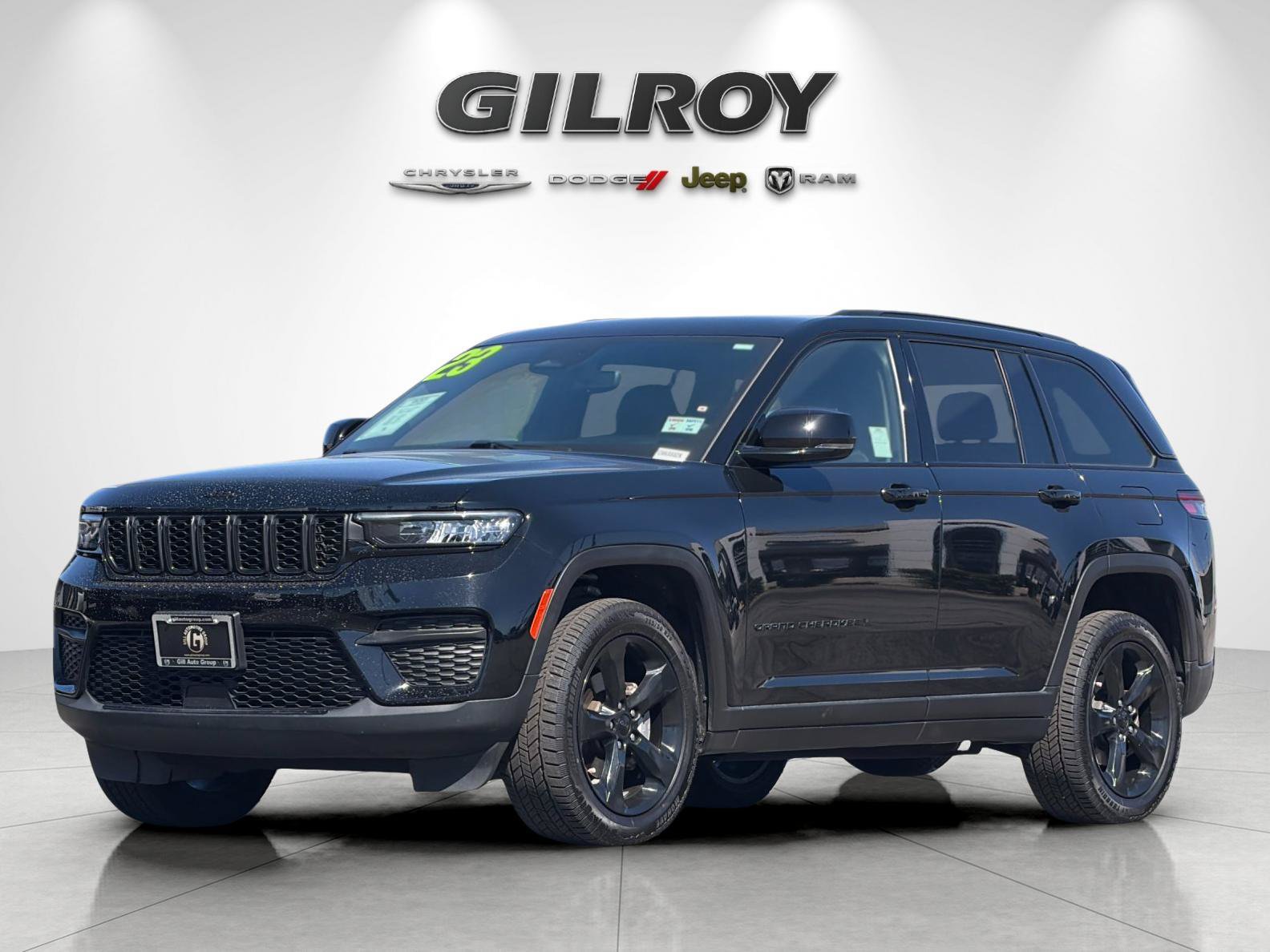 Used 2023 Jeep Grand Cherokee Altitude RWD image 8