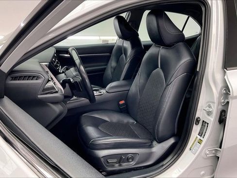 Used 2023 Toyota Camry XSE image 17