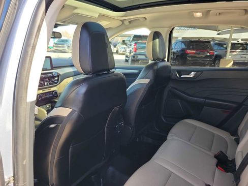 Used 2022 Ford Escape SEL w/ Technology Package image 12