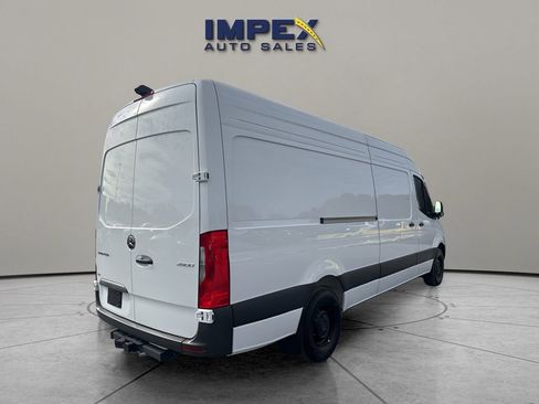 Used 2025 Mercedes-Benz Sprinter 2500 image 5
