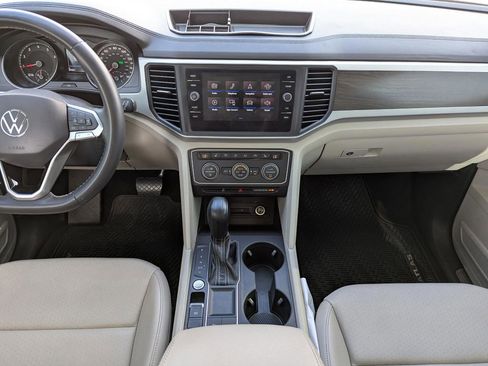Used 2021 Volkswagen Atlas SE w/ Panoramic Sunroof Package FWD image 23